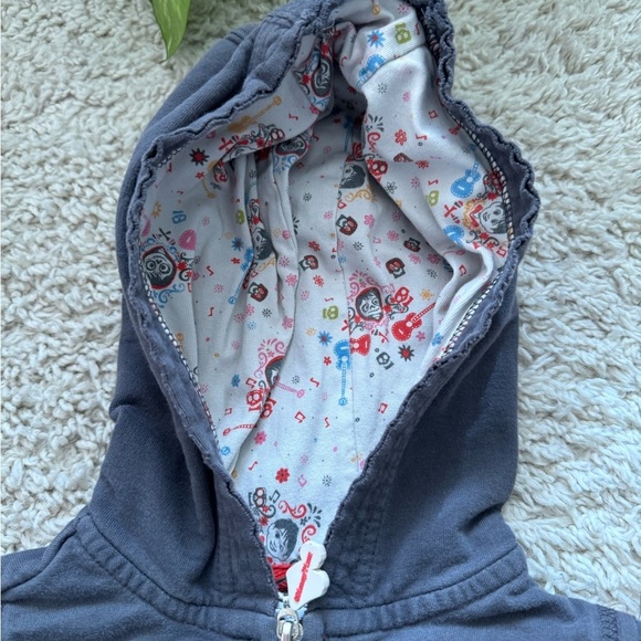 DISNEY CoCo hooded zip up sweater Embroidered little bling skulls Unisex 4T - Picture 4 of 10